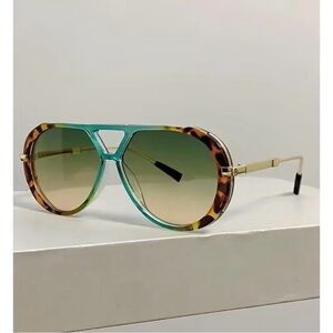 Tortoise & Teal Gradient Aviator Sunglasses - Women